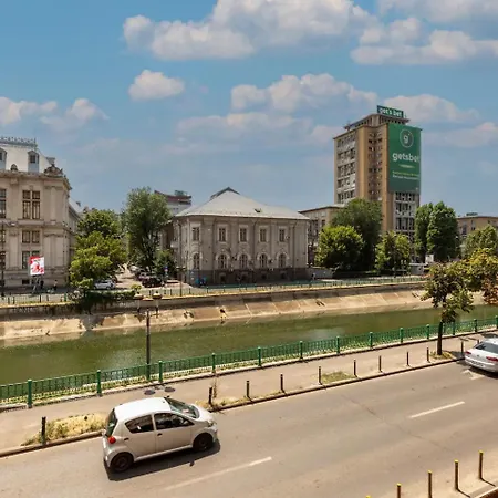 Апартаменты Aiastay River