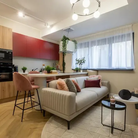 Aiastay River Apartment *