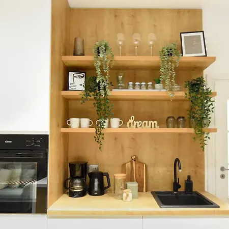 Aiastay River Apartment *