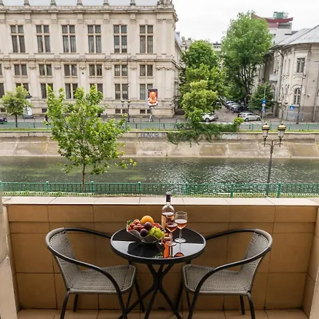 Apartment Aiastay River Bukarest