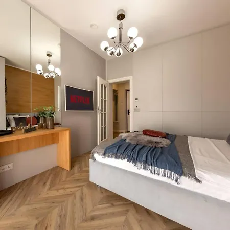 Aiastay River Bucarest