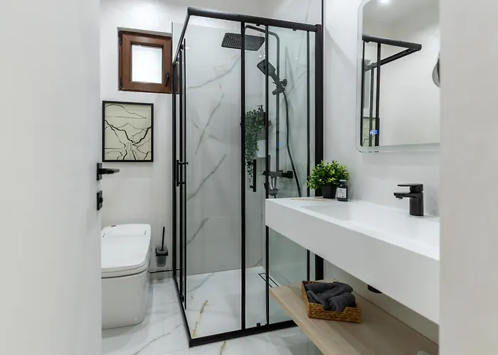 Aiastay River بوخارست