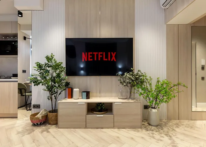 Aiastay River بوخارست