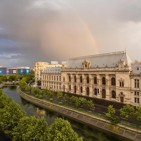 Aiastay River דירה