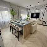 Apartman Aiastay River *