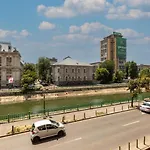 Apartman Aiastay River