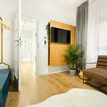 Apartman Aiastay River *